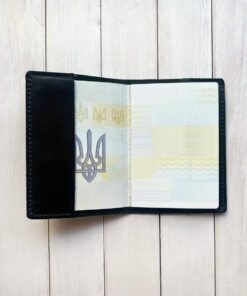 Alternative view of Шкіряна обкладинка на паспорт книжку Чорна (принт 404)